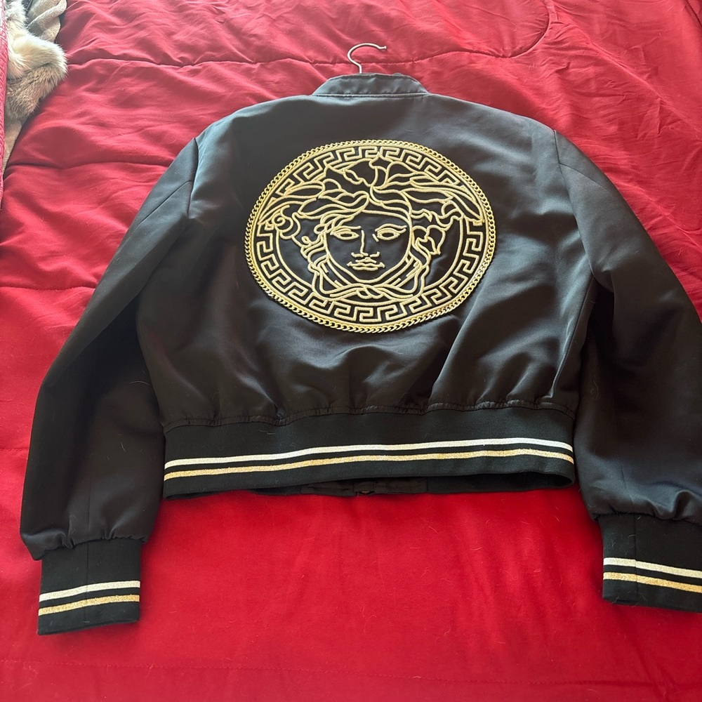 💯 Authentic Versace Silk Bomber Jacket with Medusa embroidered.